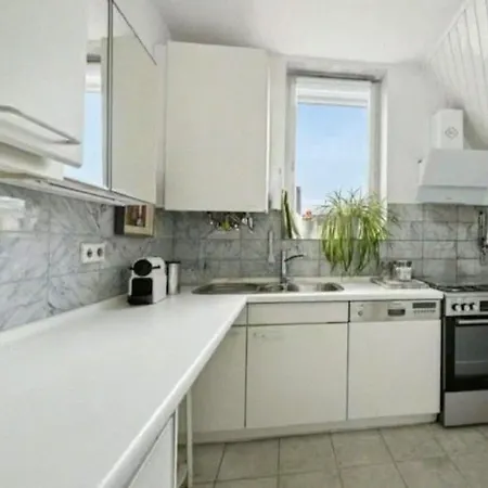 Above The Rooftops Of The - Duplex With Balcony Appartement *